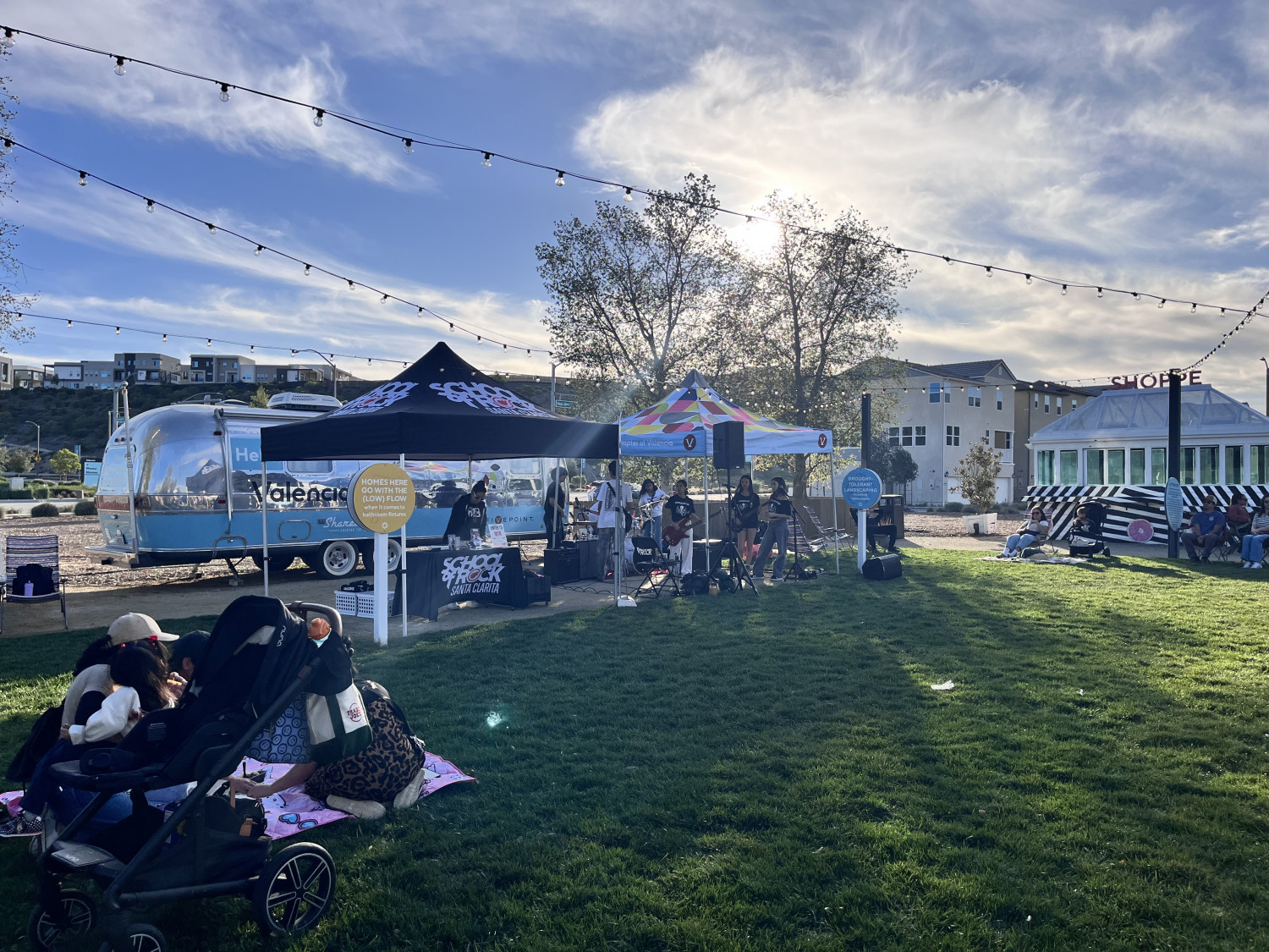 What The Truck Rolls Into Valencia: A Rockin’ First Night at The Porch